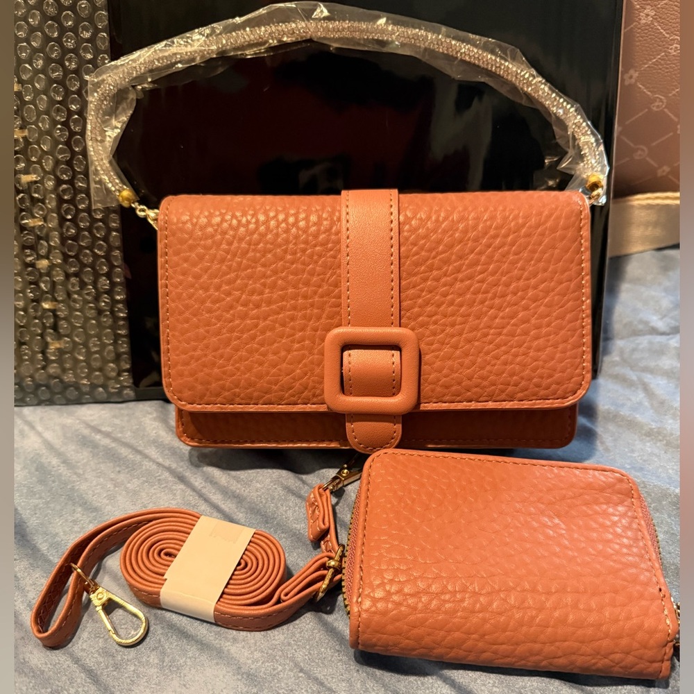 NWT Pebbled Crossbody Bag with Bling Wristlet Strap and Matching Wallet